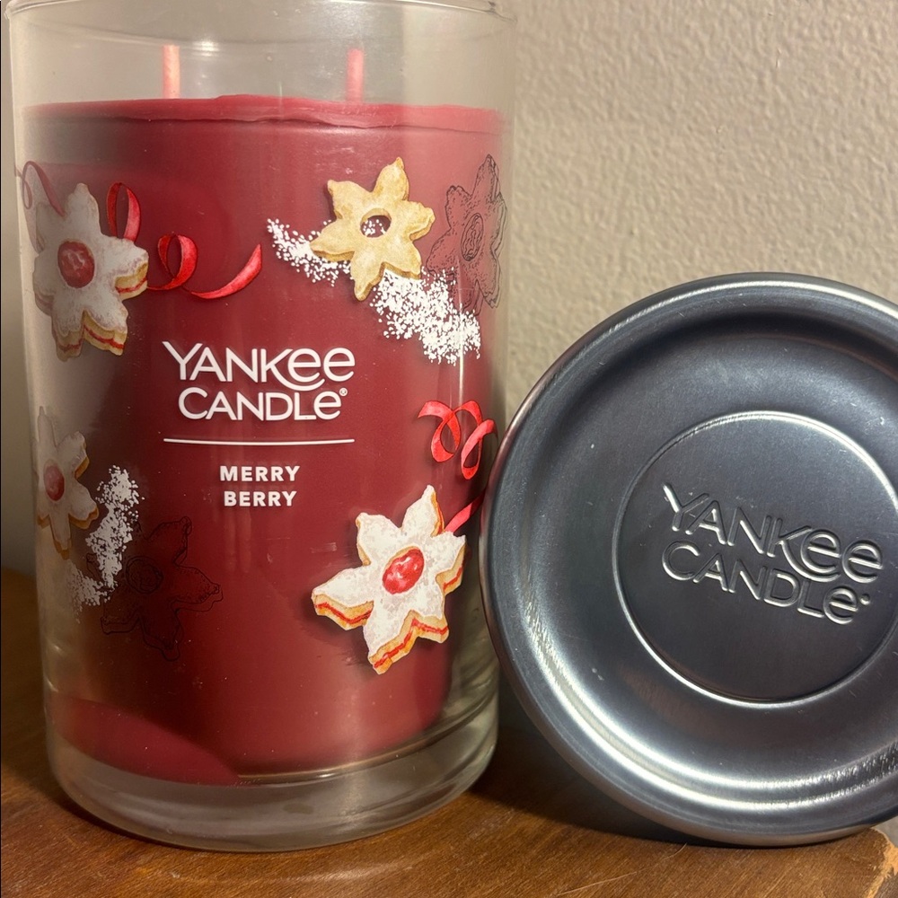Yankee Candle Merry Berry Large - Picture 1 of 6
